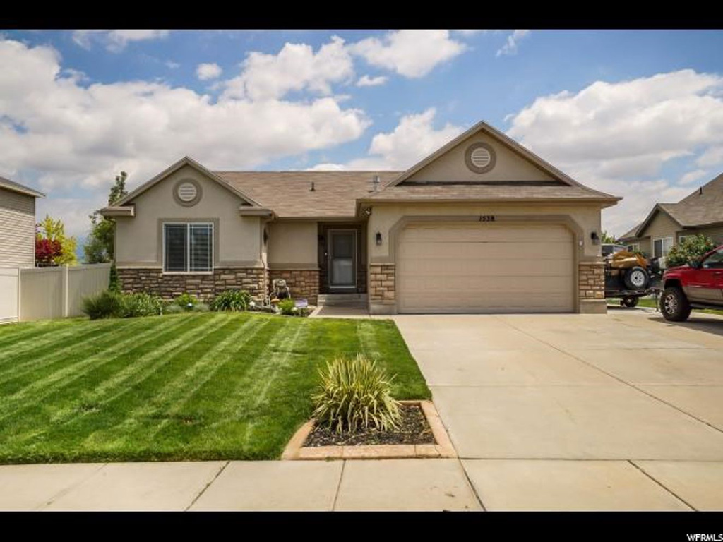 1538 N 2400 W, Clinton, UT 84015