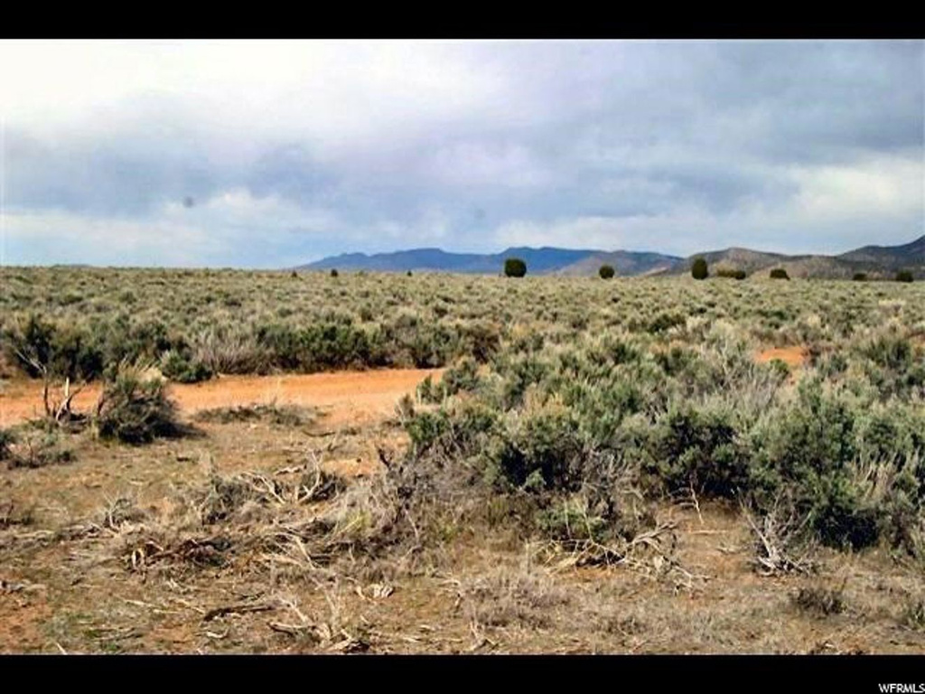 3000 E Juniper Rd, Enterprise, UT 84725