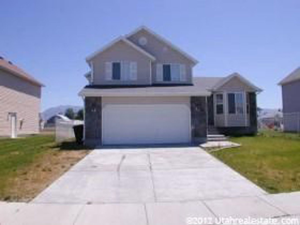 5520 S 4100 W, Roy, UT 84067