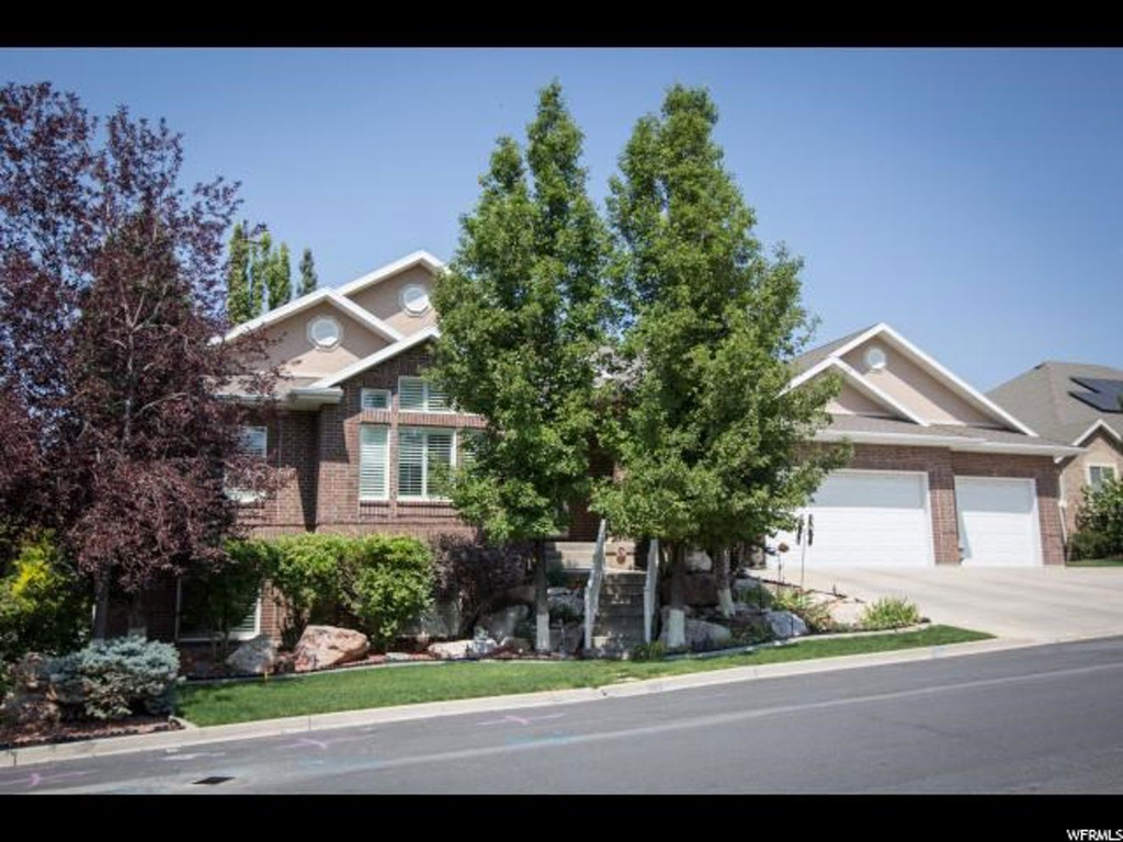 1715 E Beechwood Dr, Layton, UT 84040