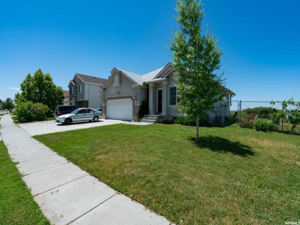 5657 S 4075 W, Roy, UT 84067