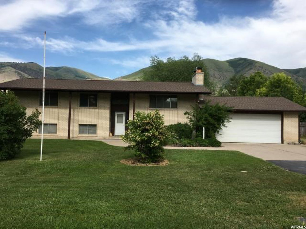 4220 S Hollow Rd E, Nibley, UT 84321