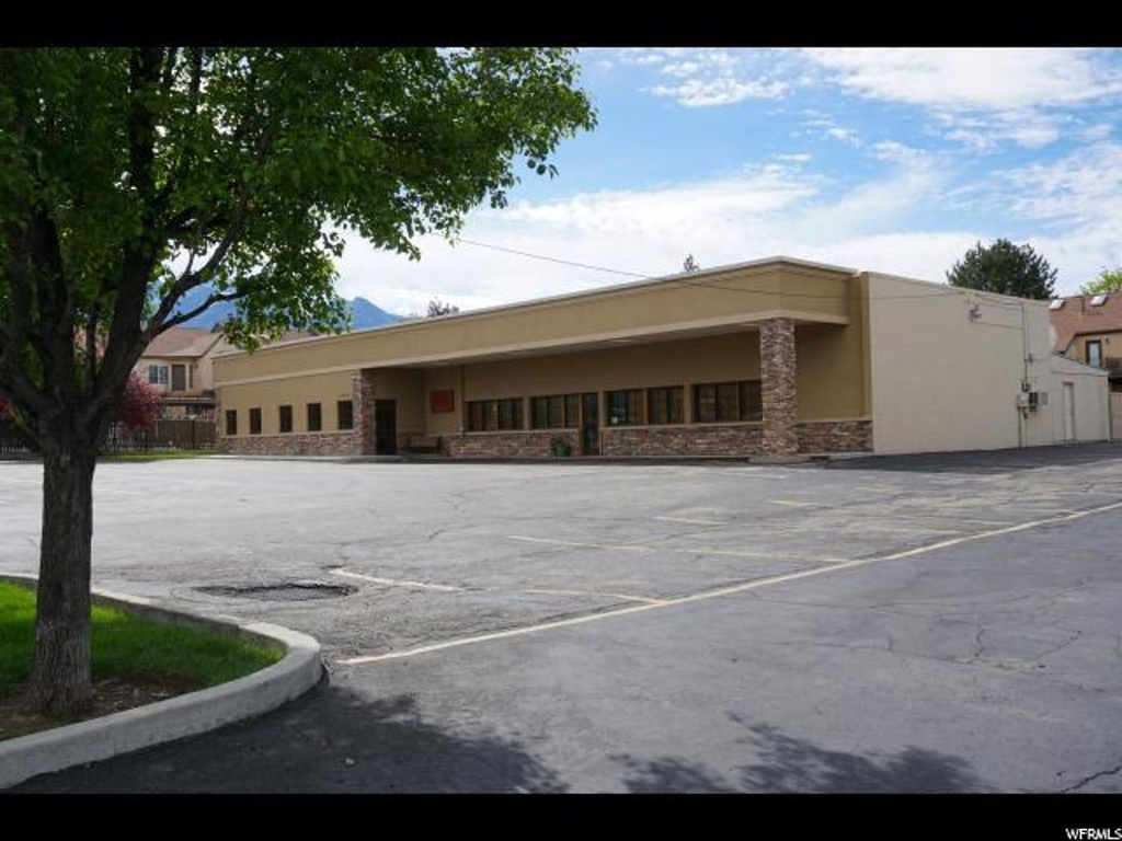 1220 E Vine St S, Murray, UT 84121