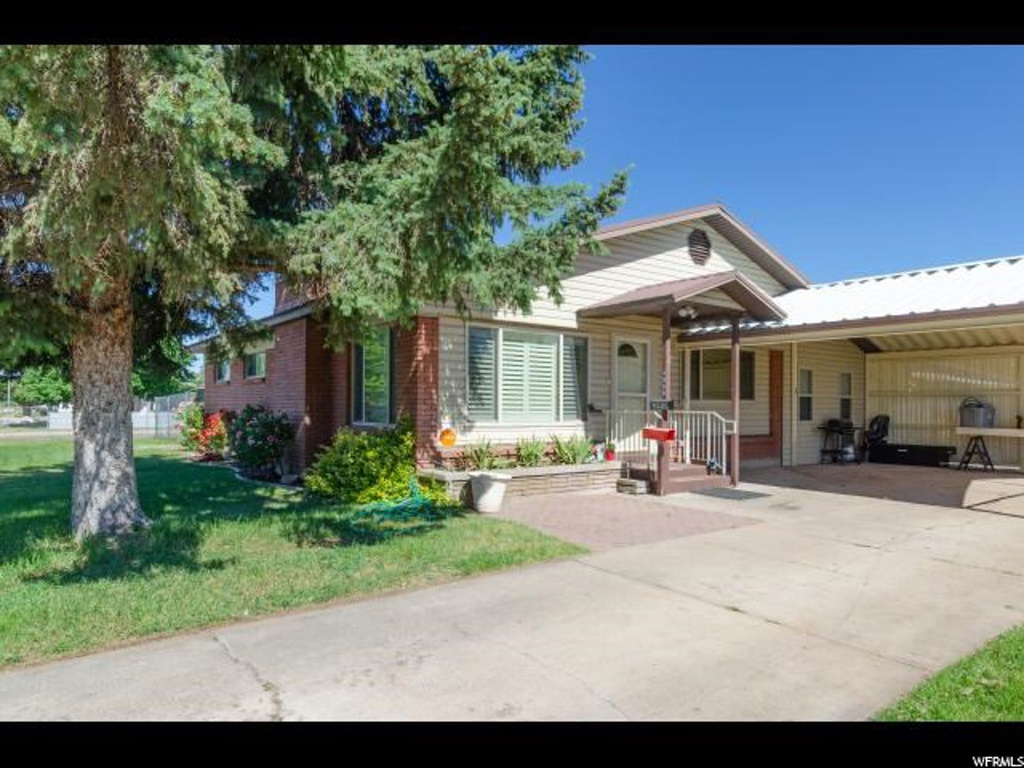 4966 S 2325 W, Roy, UT 84067