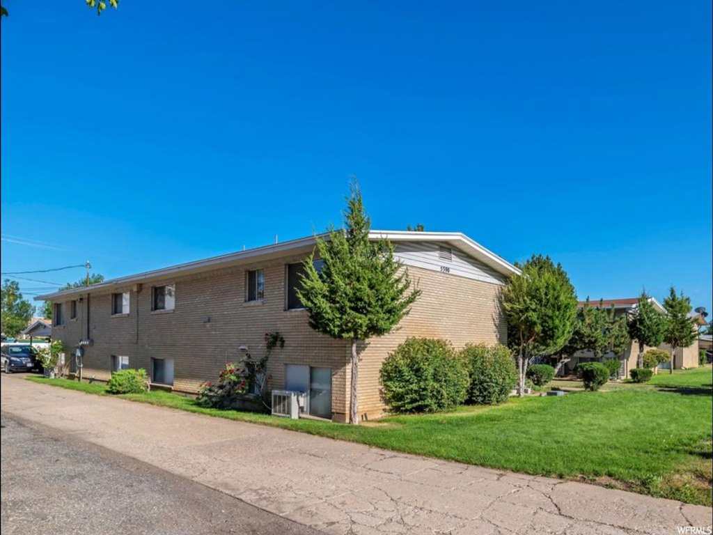 5390 S 2000 W, Roy, UT 84067