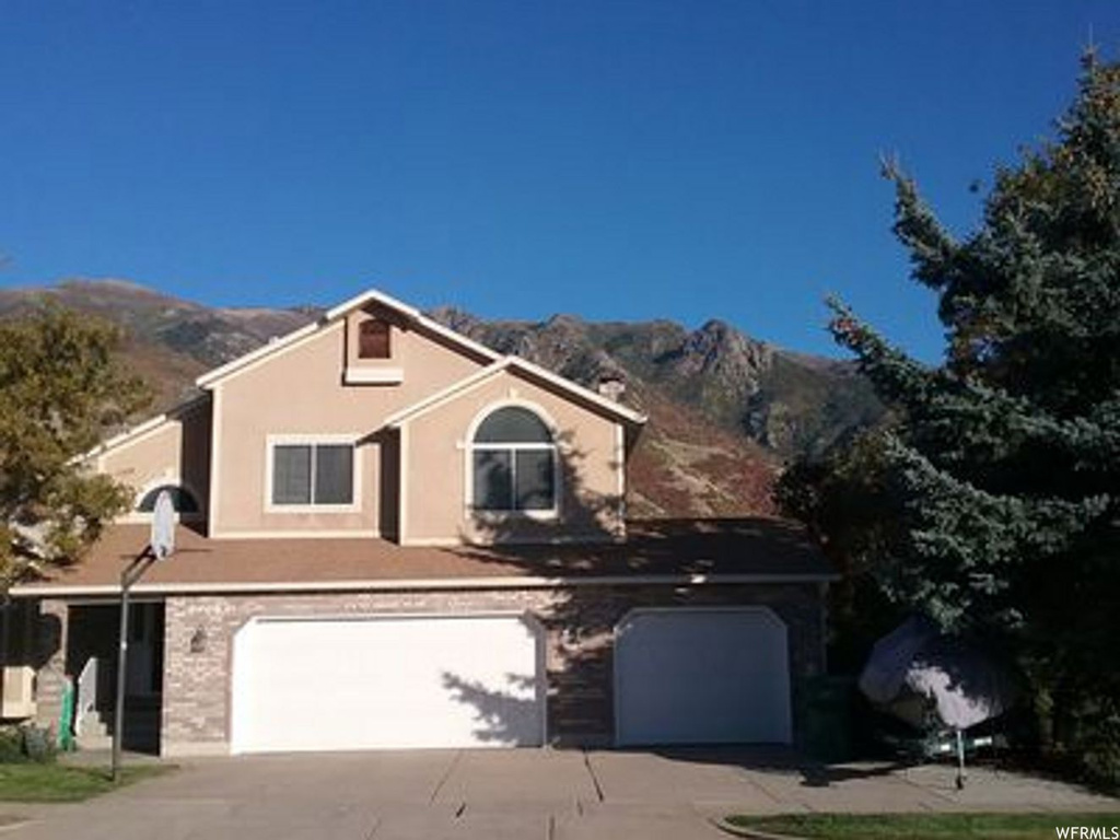 2116 N Joni Dr E, Layton, UT 84040