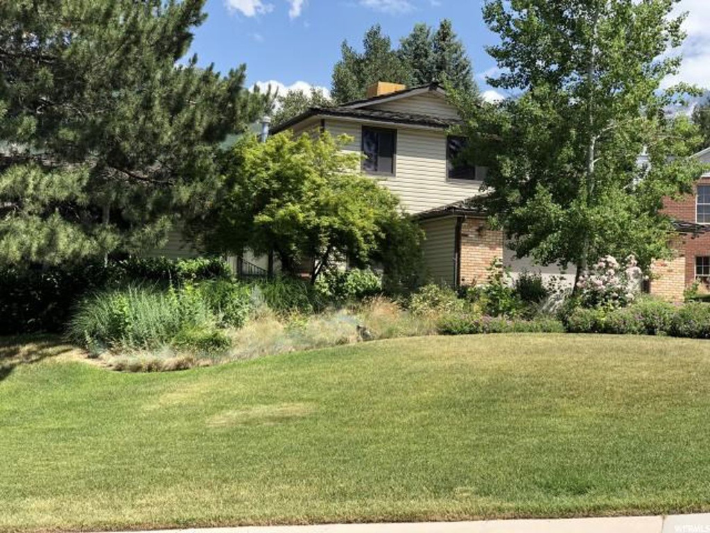 2844 E Willow Hills Dr, Sandy, UT 84093