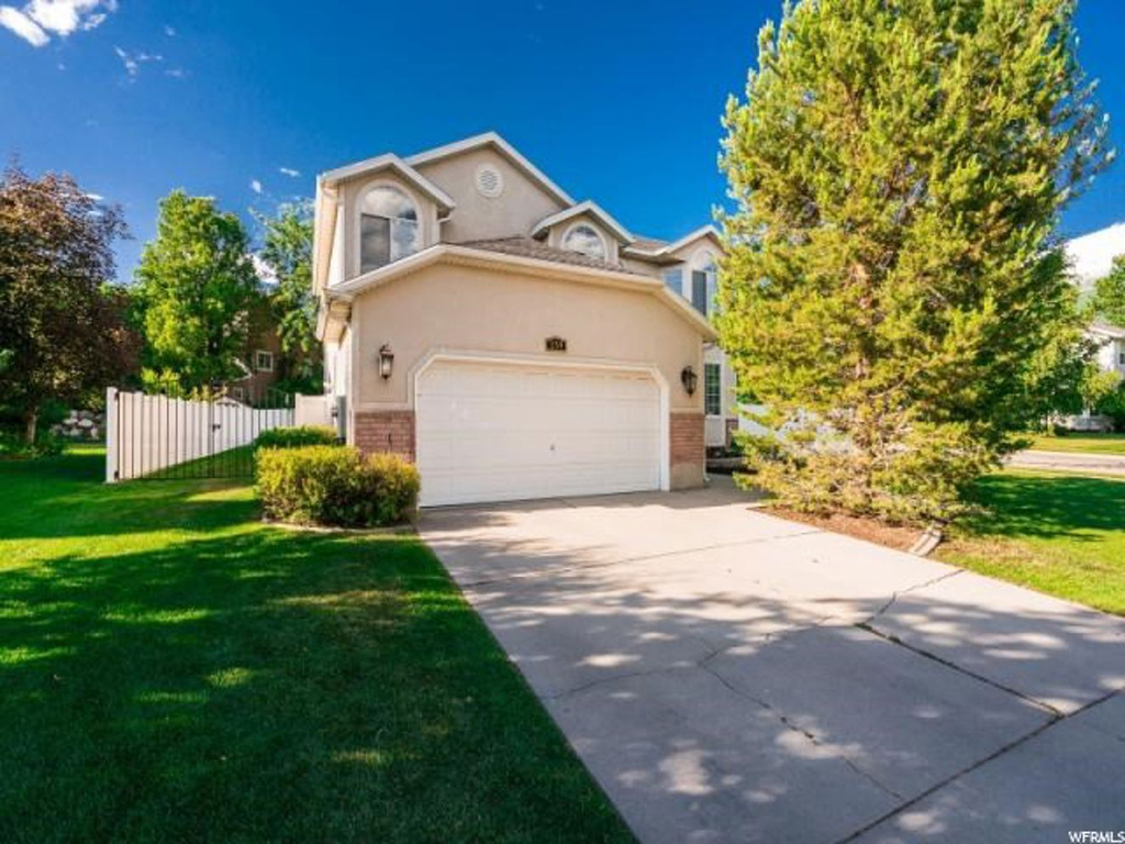 259 E Shadowbrook Ln, Kaysville, UT 84037