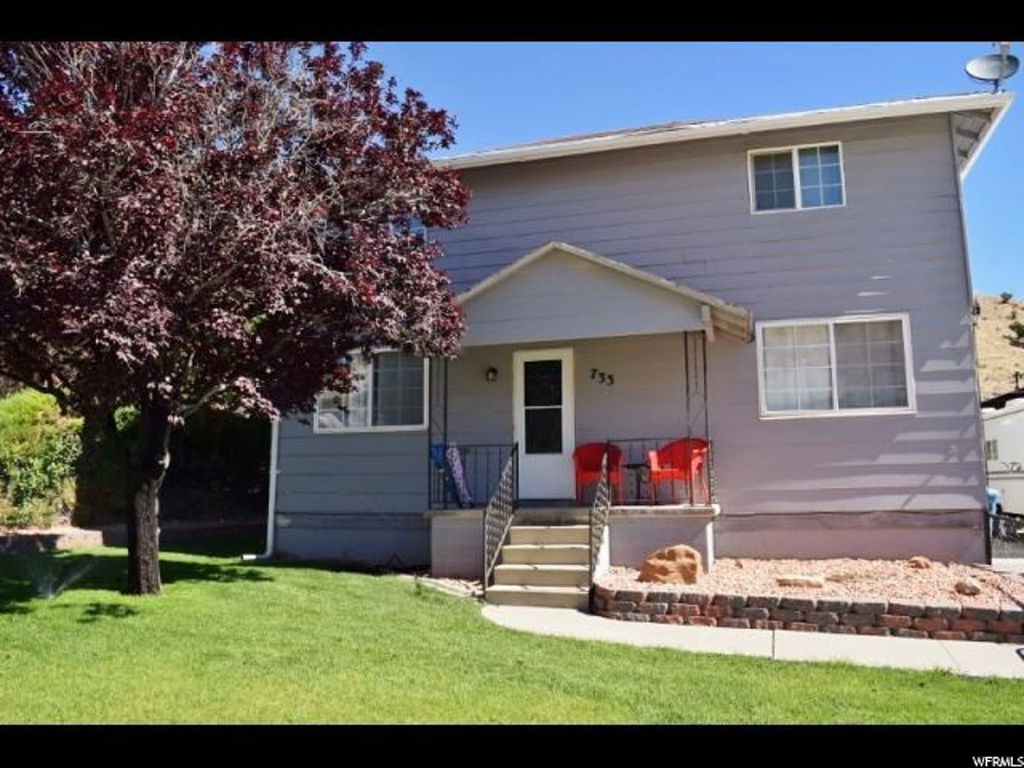 733 Castlegate Rd, Helper, UT 84526