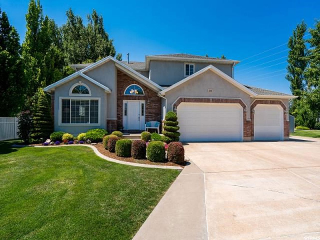 231 E Kay Cir, Kaysville, UT 84037