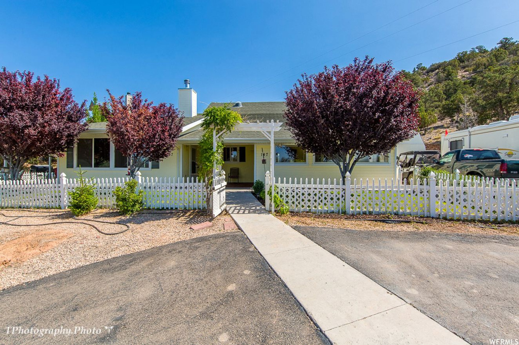 147 E Red Hill Rd, Central, UT 84722