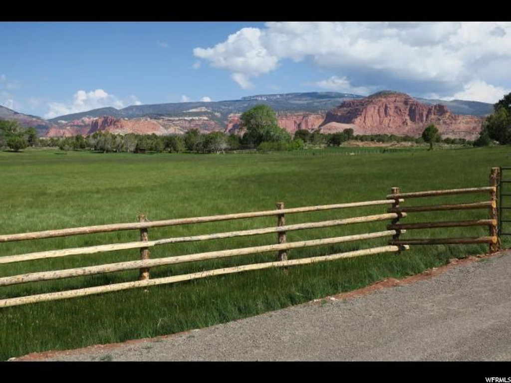 675 E Highway 24 St, Torrey, UT 84775