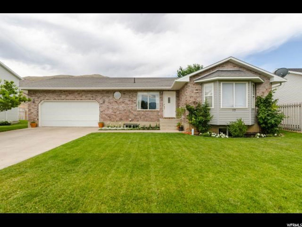 17 S Wapiti Loop, Hyrum, UT 84319