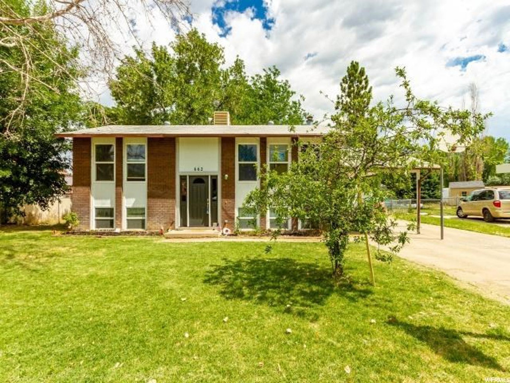 662 W 2650 N, Clinton, UT 84015