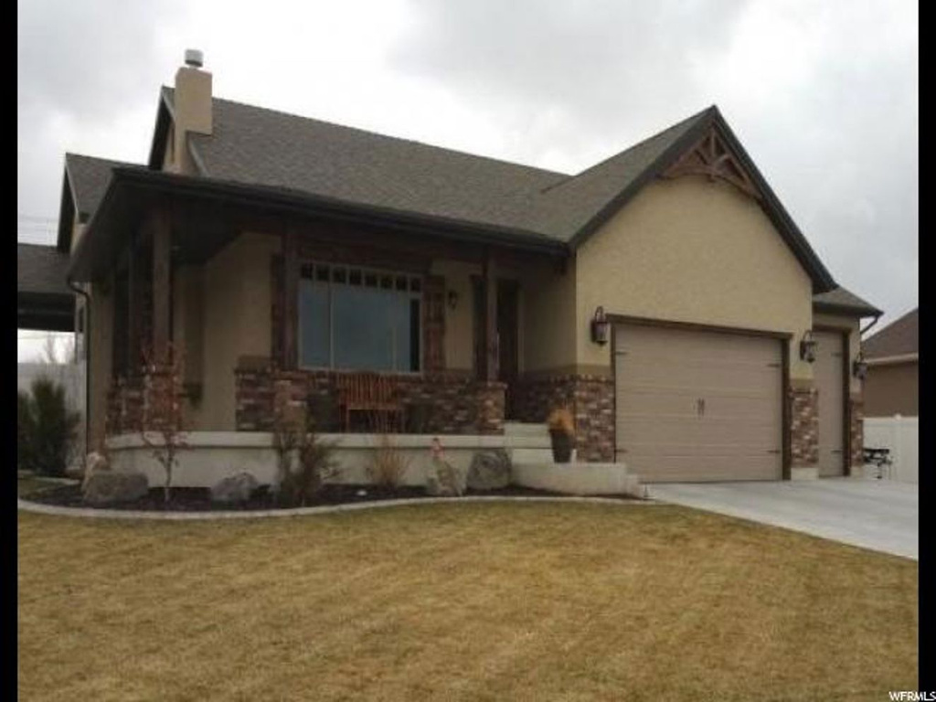 1283 W 2340 N, Clinton, UT 84015