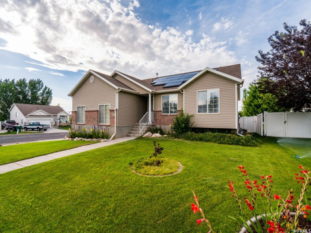 2672 W 4050 S, Roy, UT 84067