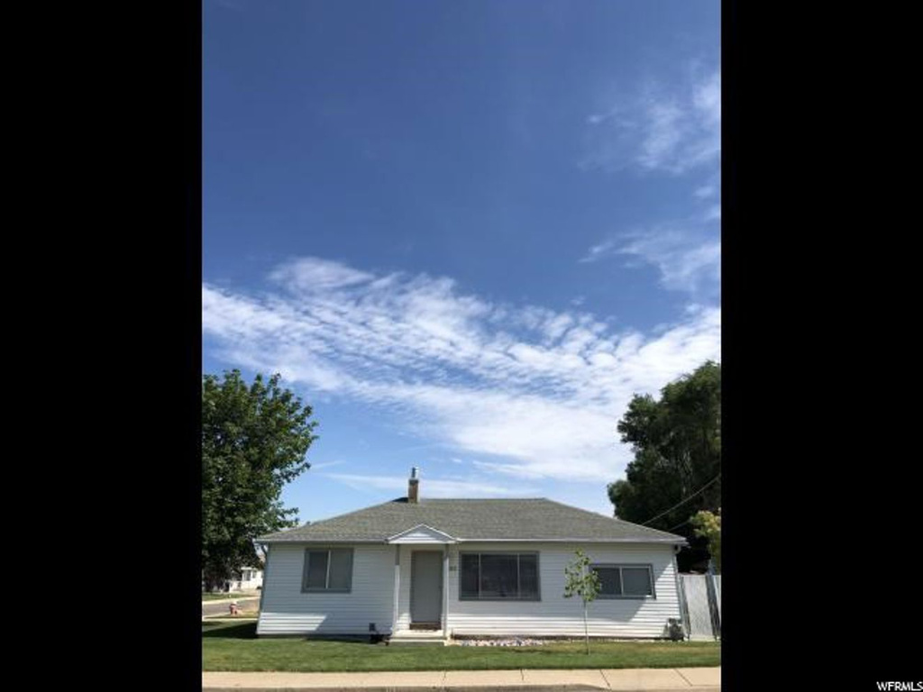 332 W 2300 N, Sunset, UT 84015