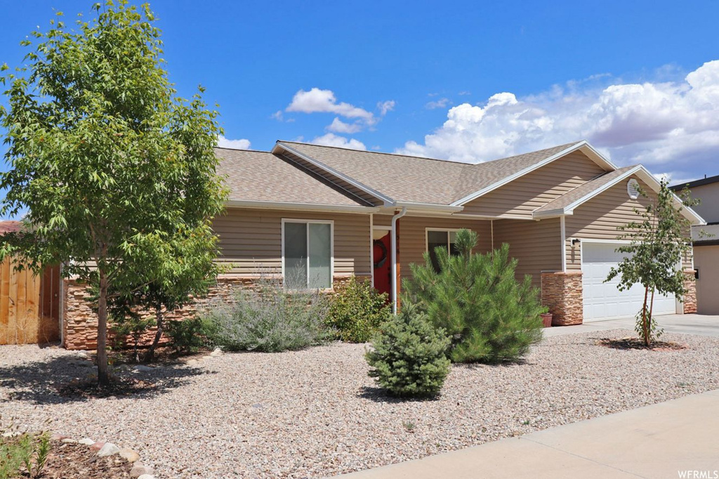516 Doc Allen Dr, Moab, UT 84532