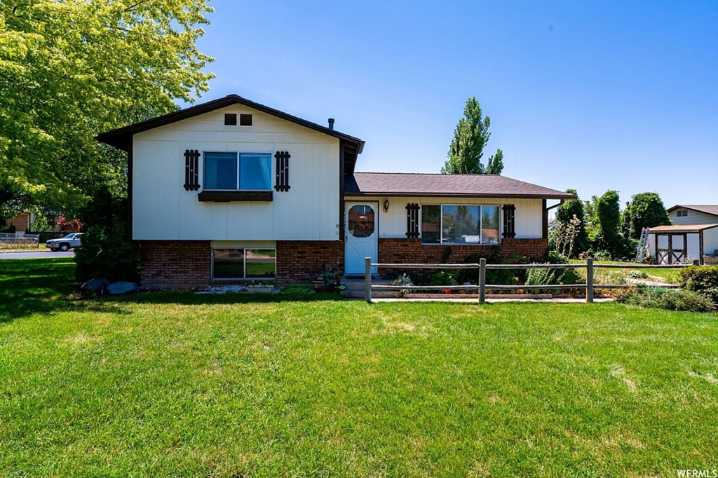 2671 W 1650 N, Clinton, UT 84015