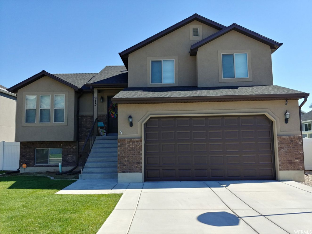915 W Willowbrook Ln, Pleasant View, UT 84404