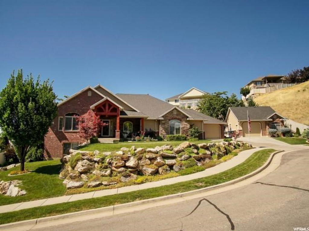 792 E 5000 S, South Ogden, UT 84403