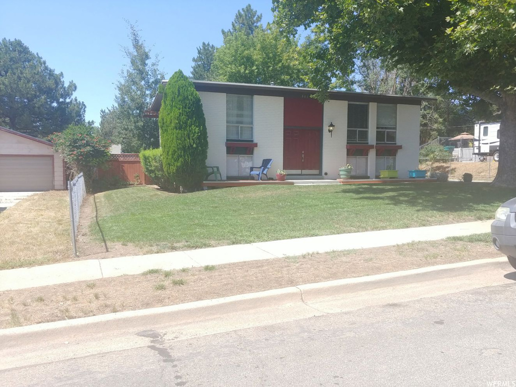 881 E 350 N, Layton, UT 84041