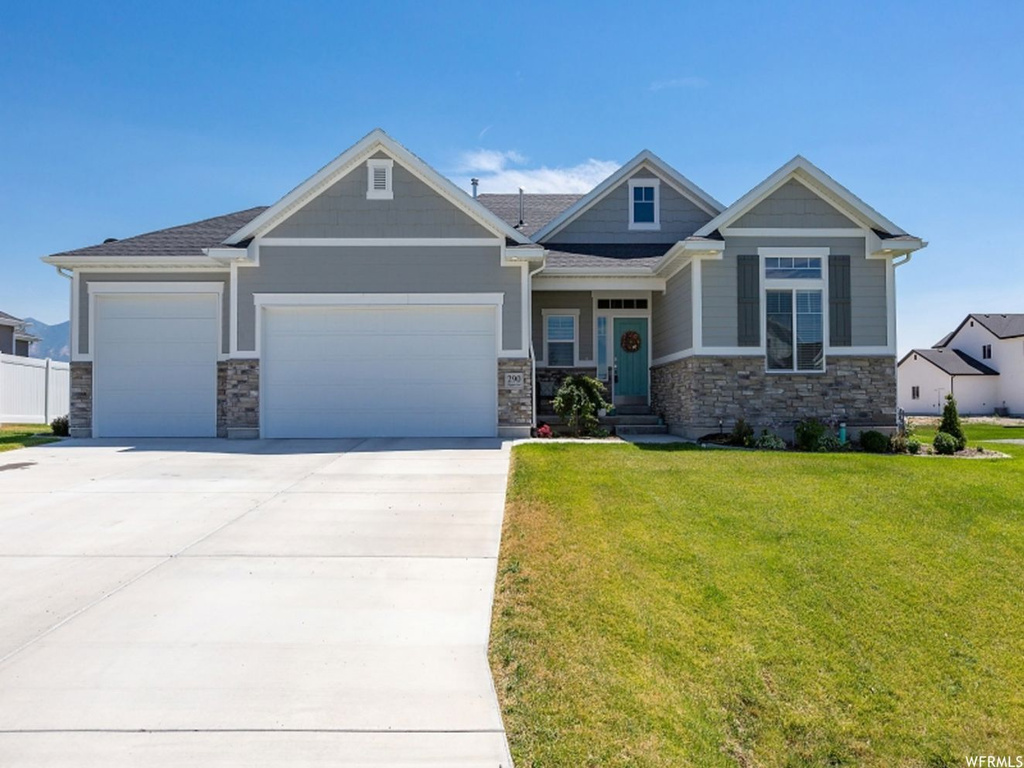 290 E Highgate Ct E, Stansbury Park, UT 84074