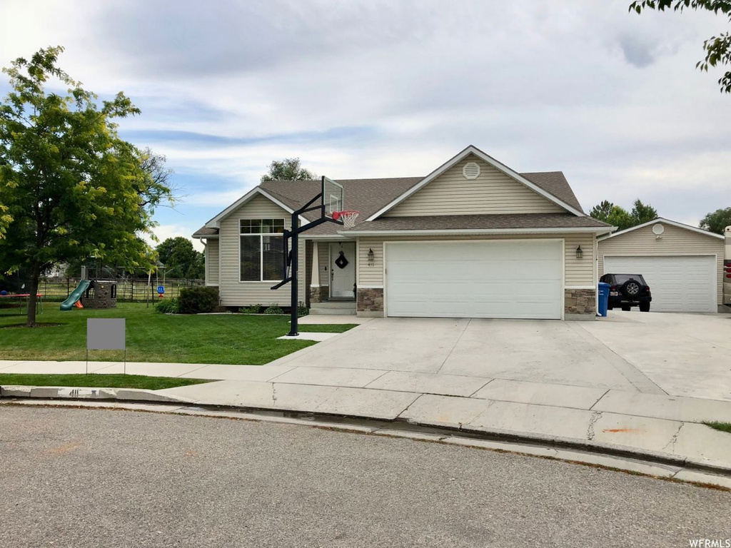 411 N 150 W, Hyde Park, UT 84318