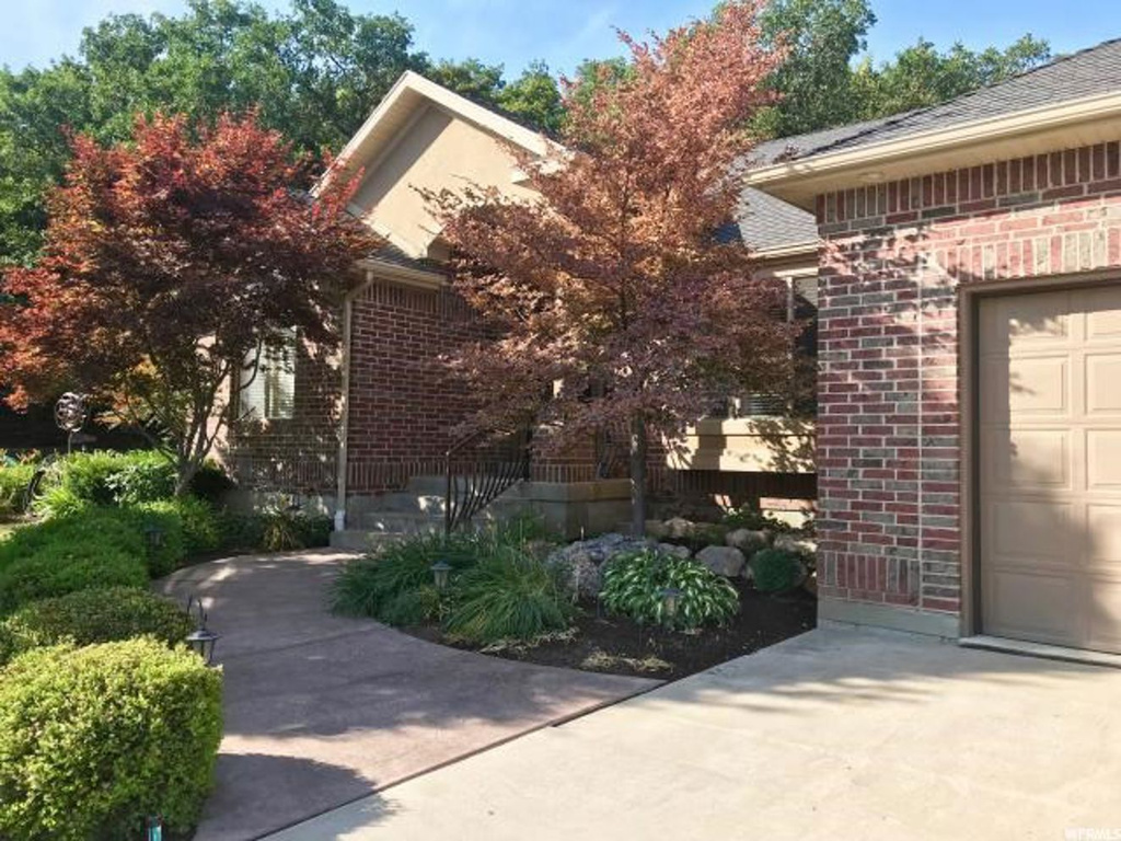 1389 E 5250 S, South Ogden, UT 84403