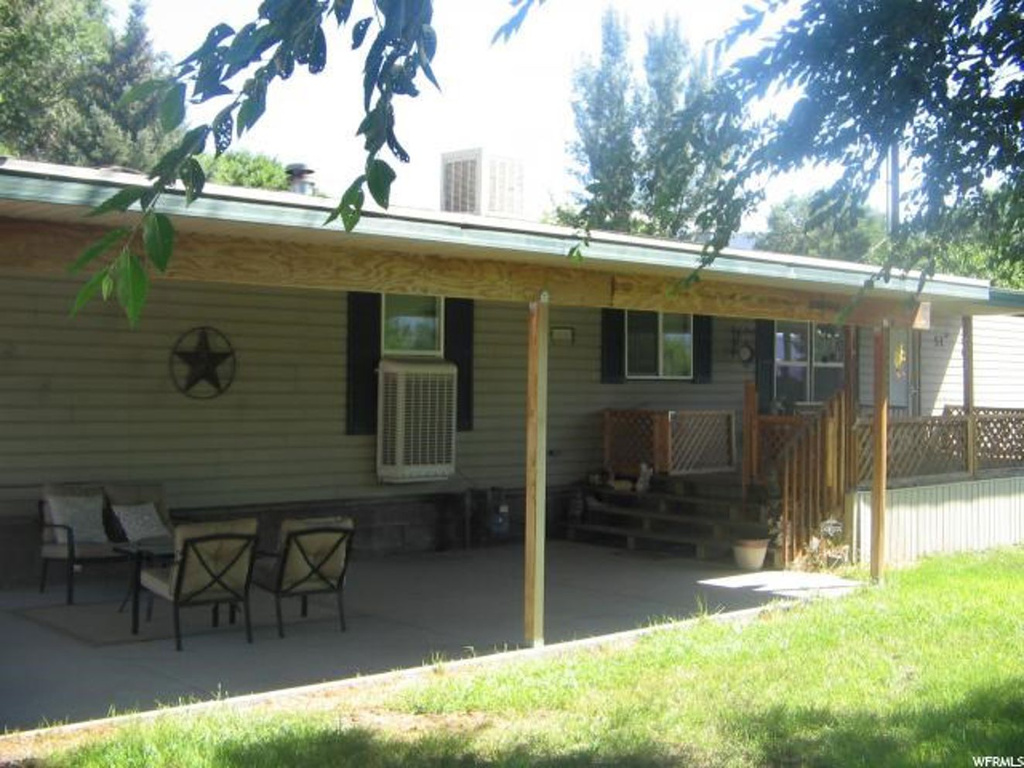 51 E Thompson St, Junction, UT 84740