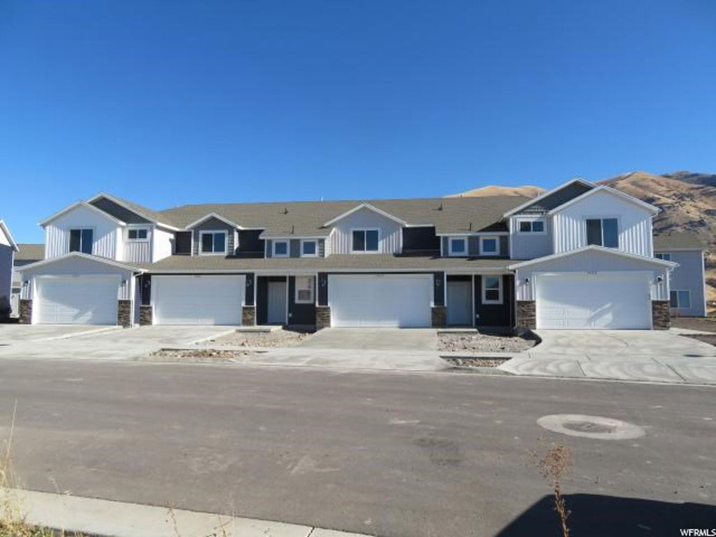 1411 E 380 S, Hyrum, UT 84319