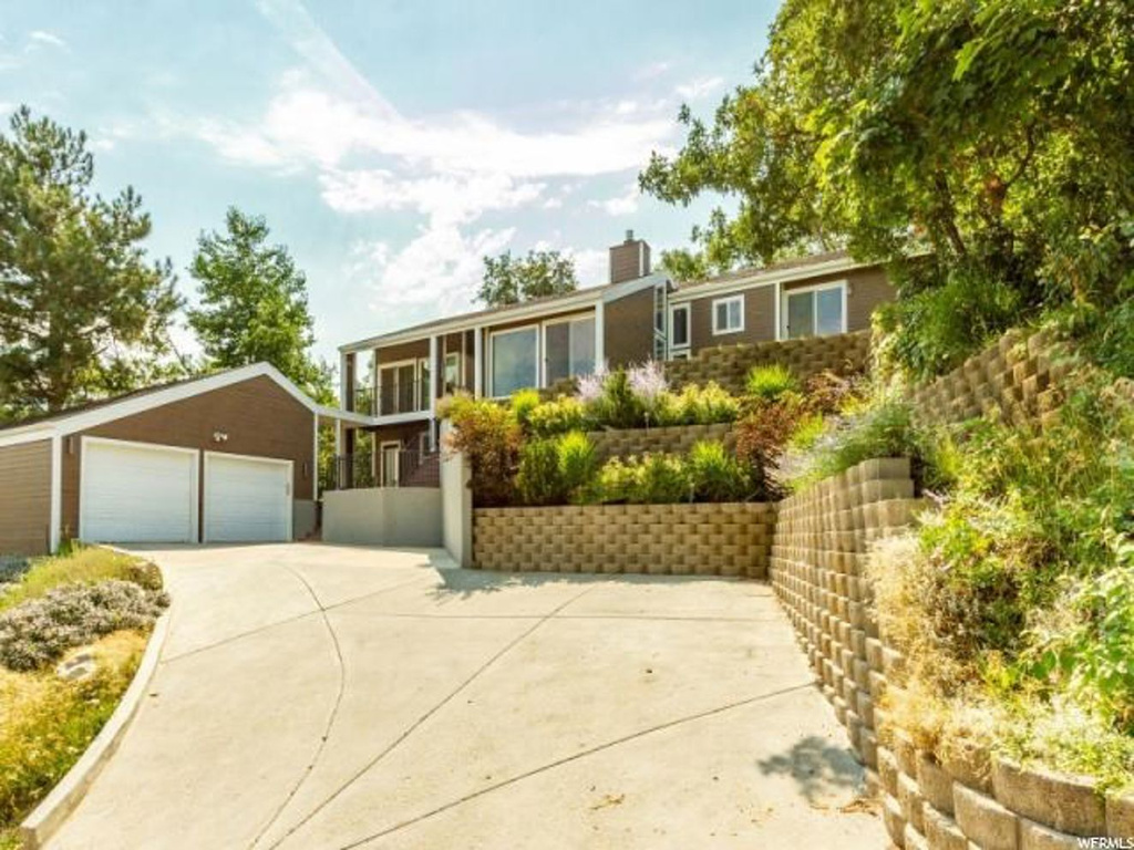 2917 S Oakwood Dr E, Bountiful, UT 84010