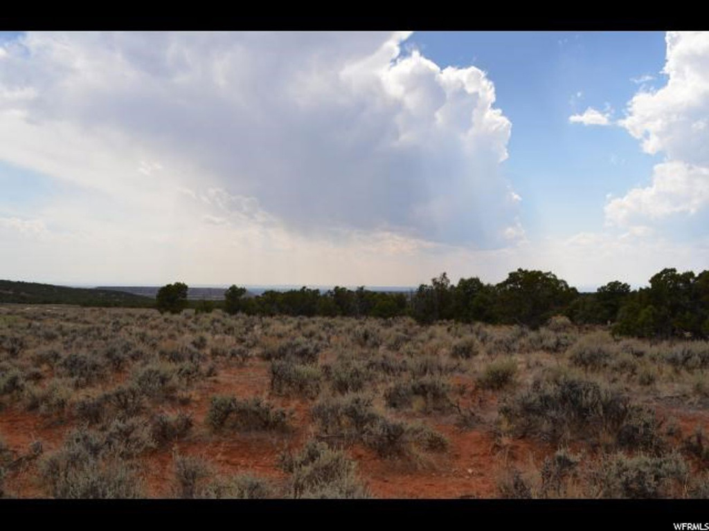 11986 N 12500 E, Lapoint, UT 84039