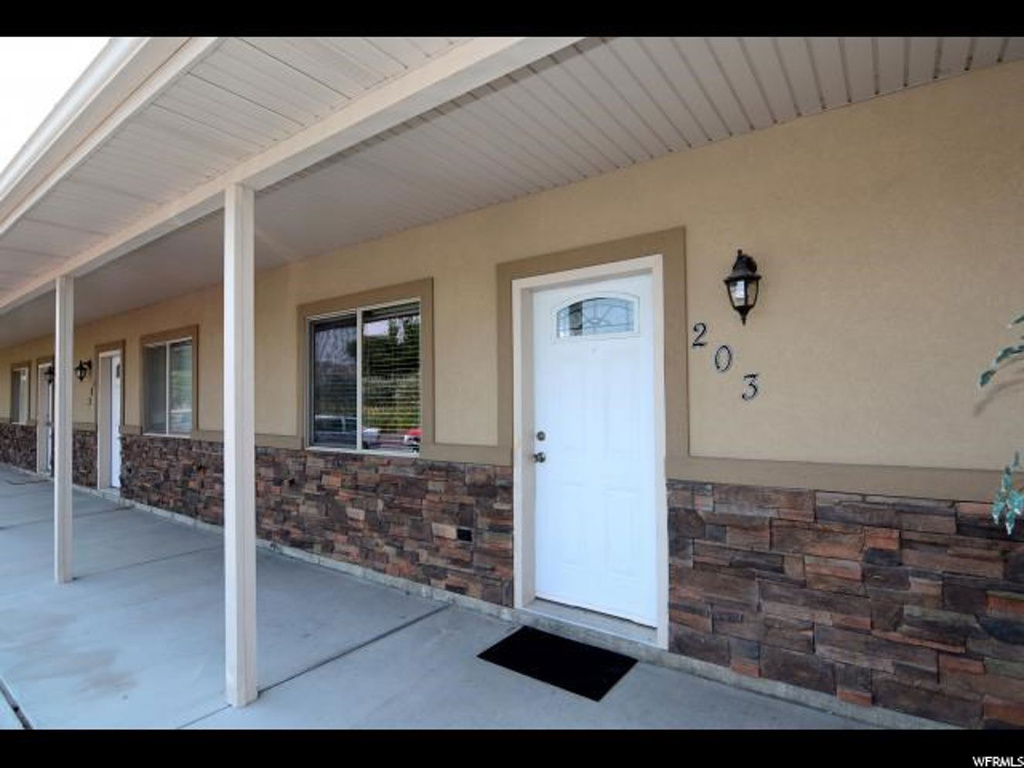 1720 E Main St #203, Tremonton, UT 84337