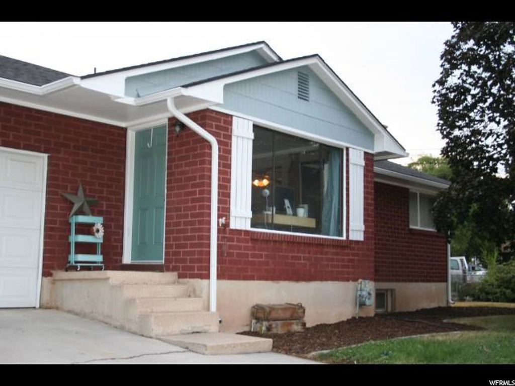 787 E Lindsay St N, Layton, UT 84041