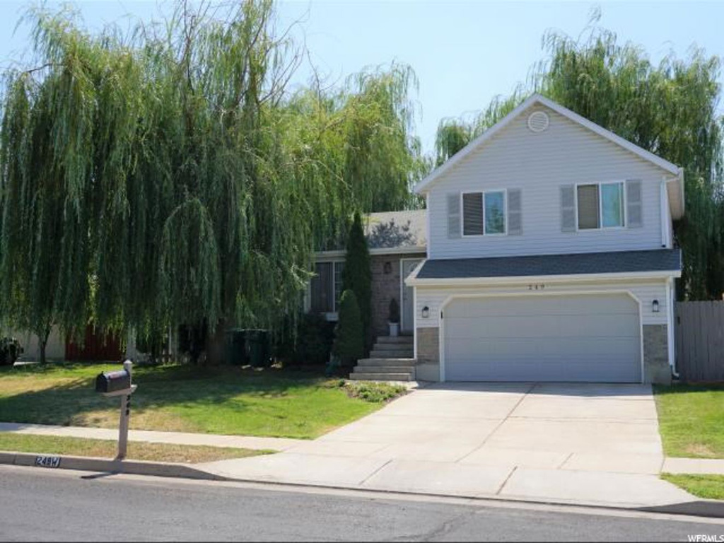 249 W 2000 S, Clearfield, UT 84015