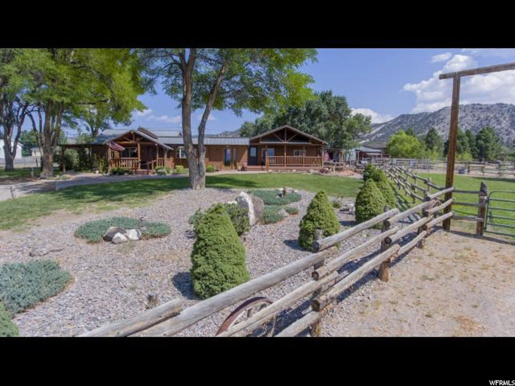 30 N 200 E, Bicknell, UT 84715