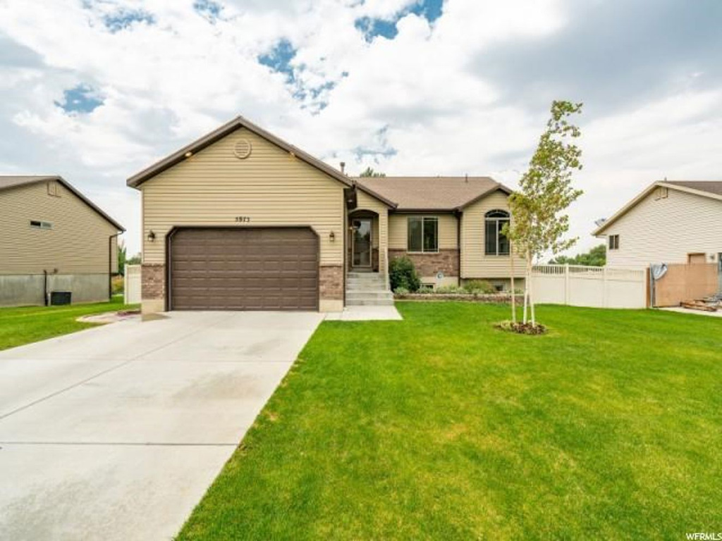 5973 S 3000 W, Roy, UT 84067