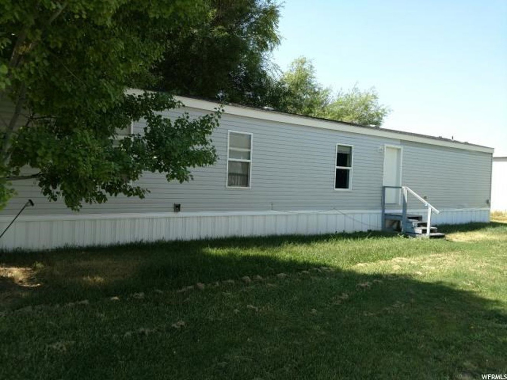 13 Sunset Ln, Preston, ID 83263