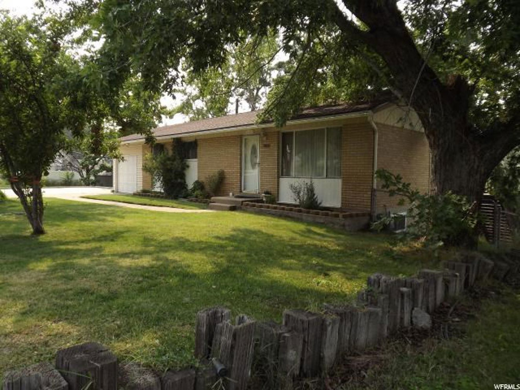 3082 S Davis Blvd, Bountiful, UT 84010