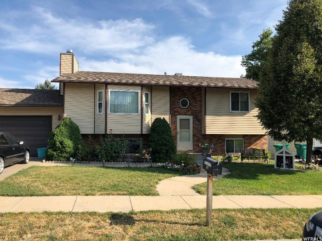 926 E 300 N, Layton, UT 84041