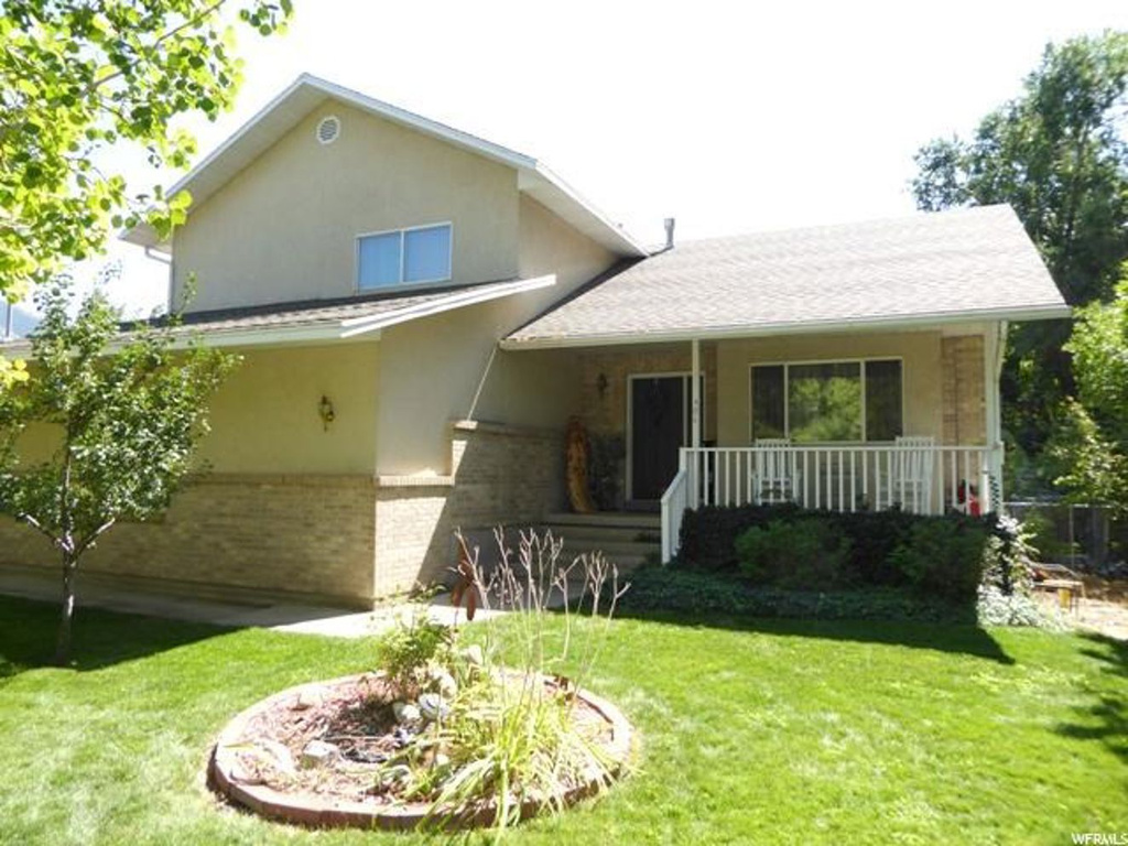 494 River Heights Blvd, River Heights, UT 84321