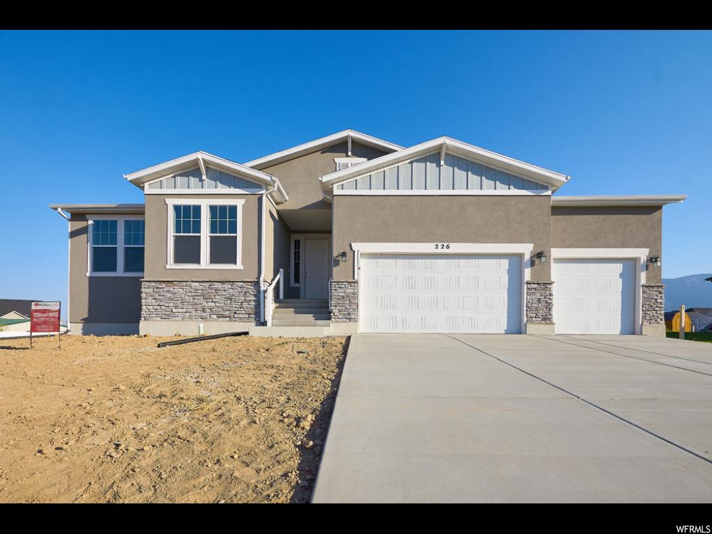 226 E Larsen Ln, Harrisville, UT 84404