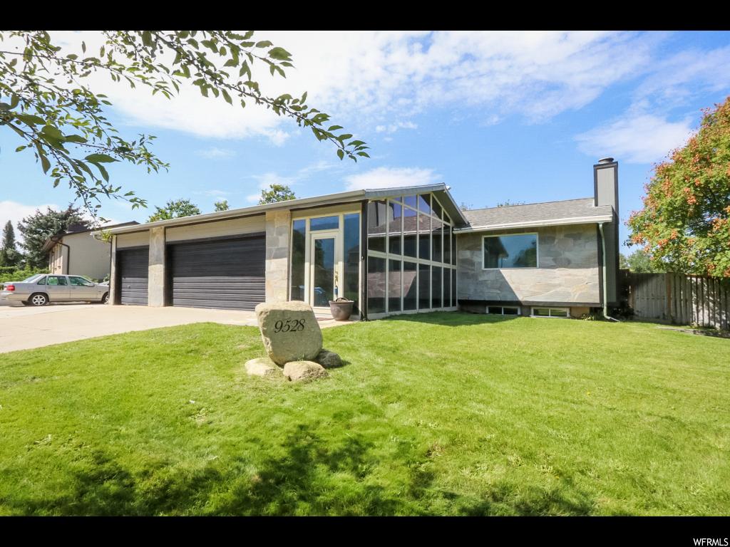 9528 S Tramway Dr E, Sandy, UT 84092