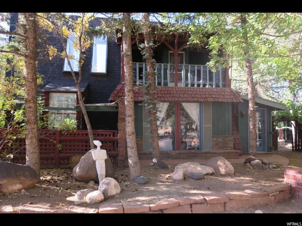 80 S River Rd W, Torrey, UT 84775