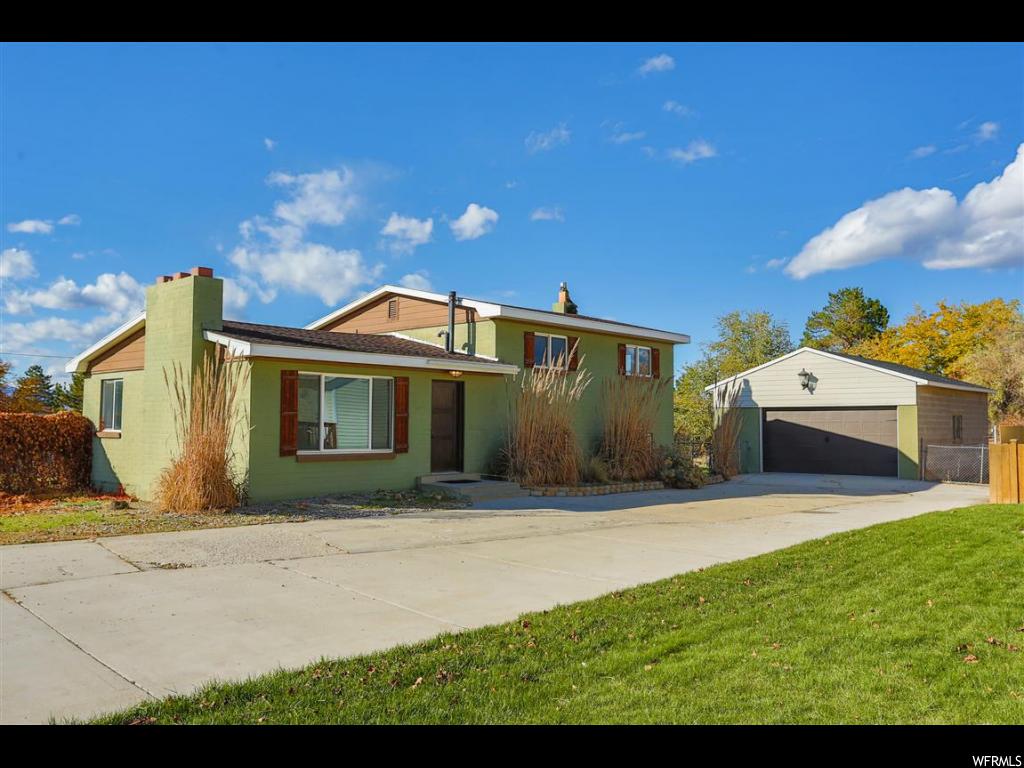 1247 E Mockingbird Ln S, Sandy, UT 84094