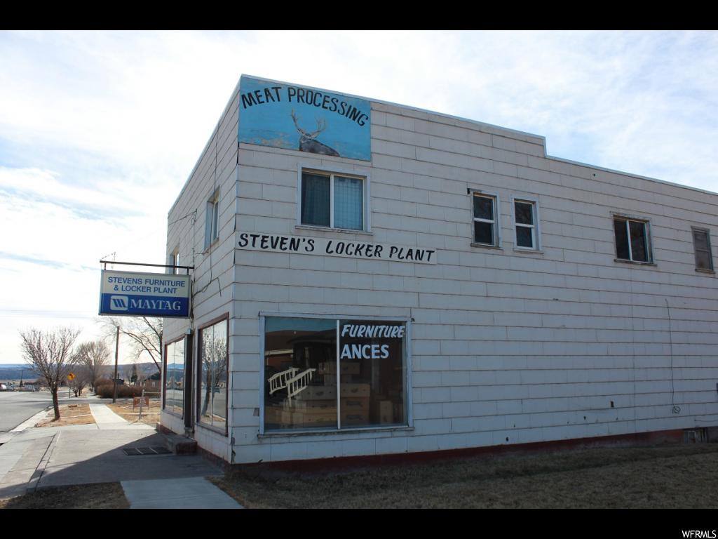 178 S Main St, Loa, UT 84747