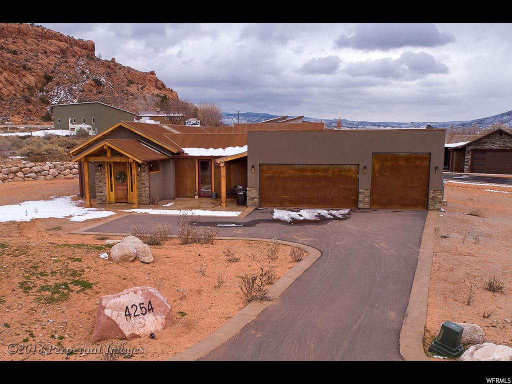 4254 E Lipizzan Jump, Moab, UT 84532