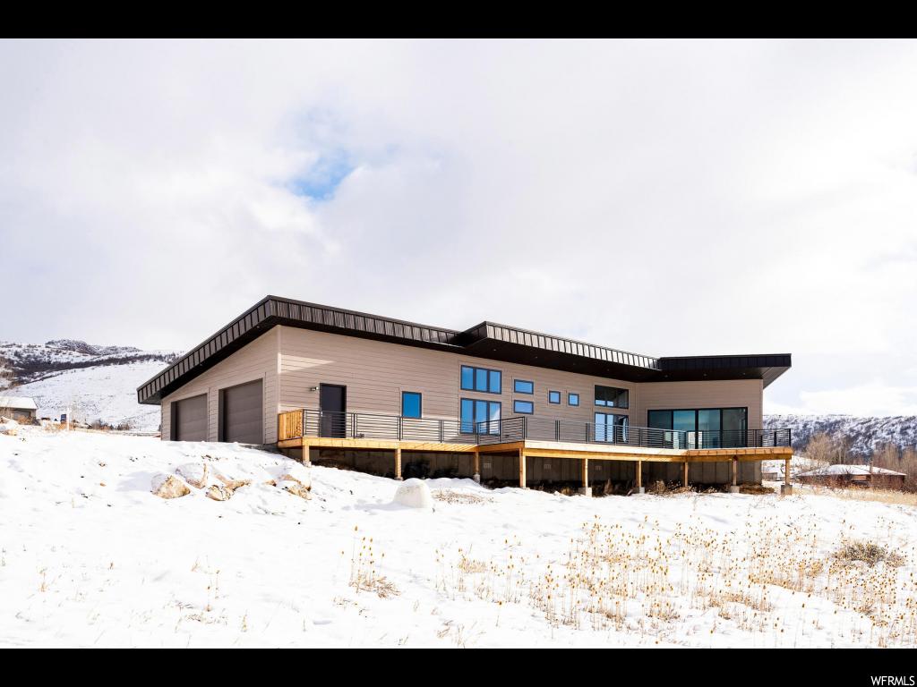 8893 Pineview Dr, Huntsville, UT 84317