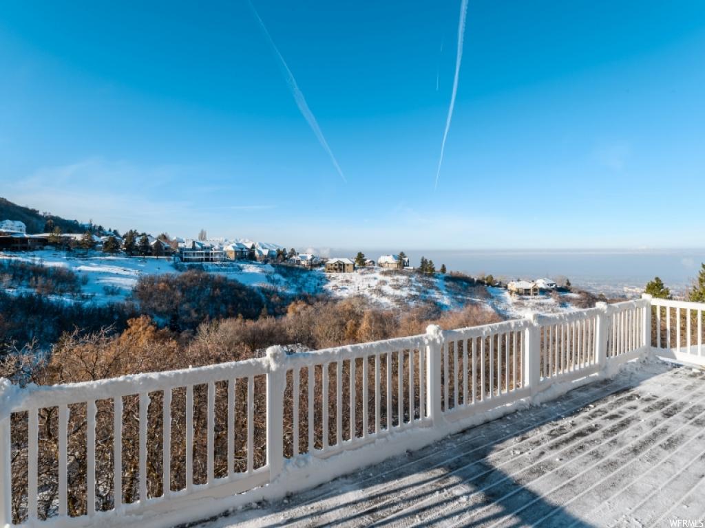 990 E Oakwood Dr, Bountiful, UT 84010